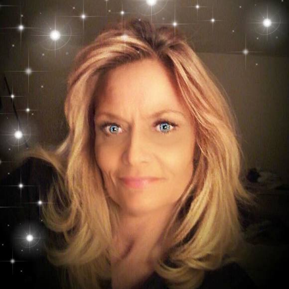 Meet your Posher, Kelli - Picture 1 of 1